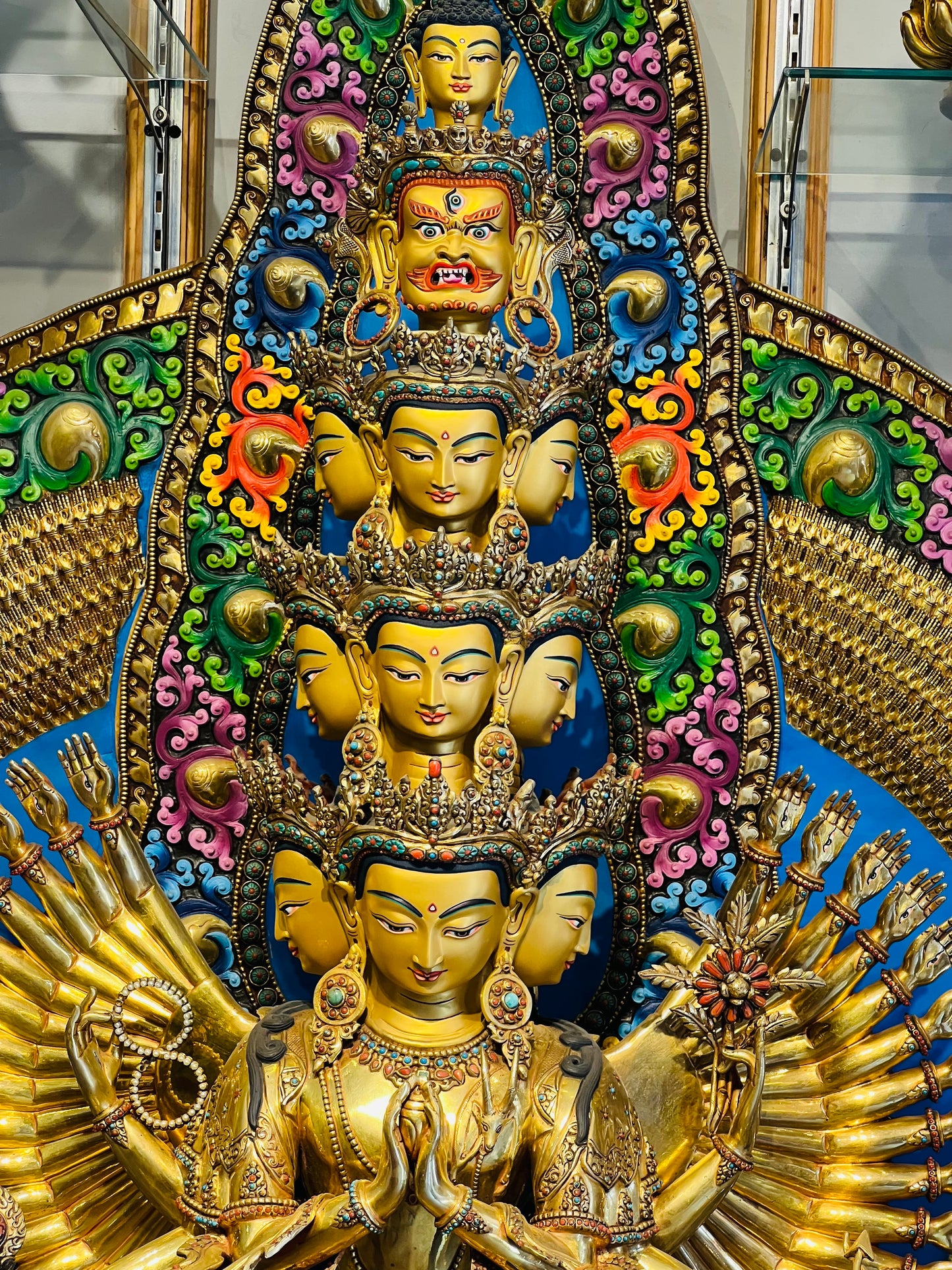 Thousand-Armed Avalokiteshvara Statue 130cm / 51.2" Hand-Carved Copper Gilded Painted with Gemstone Inlay – Chenrezig Monumental Masterwork Nepal – Handmade Tibetan Buddhist Statue, Lost-Wax Cast Himalayan Art from Nepal