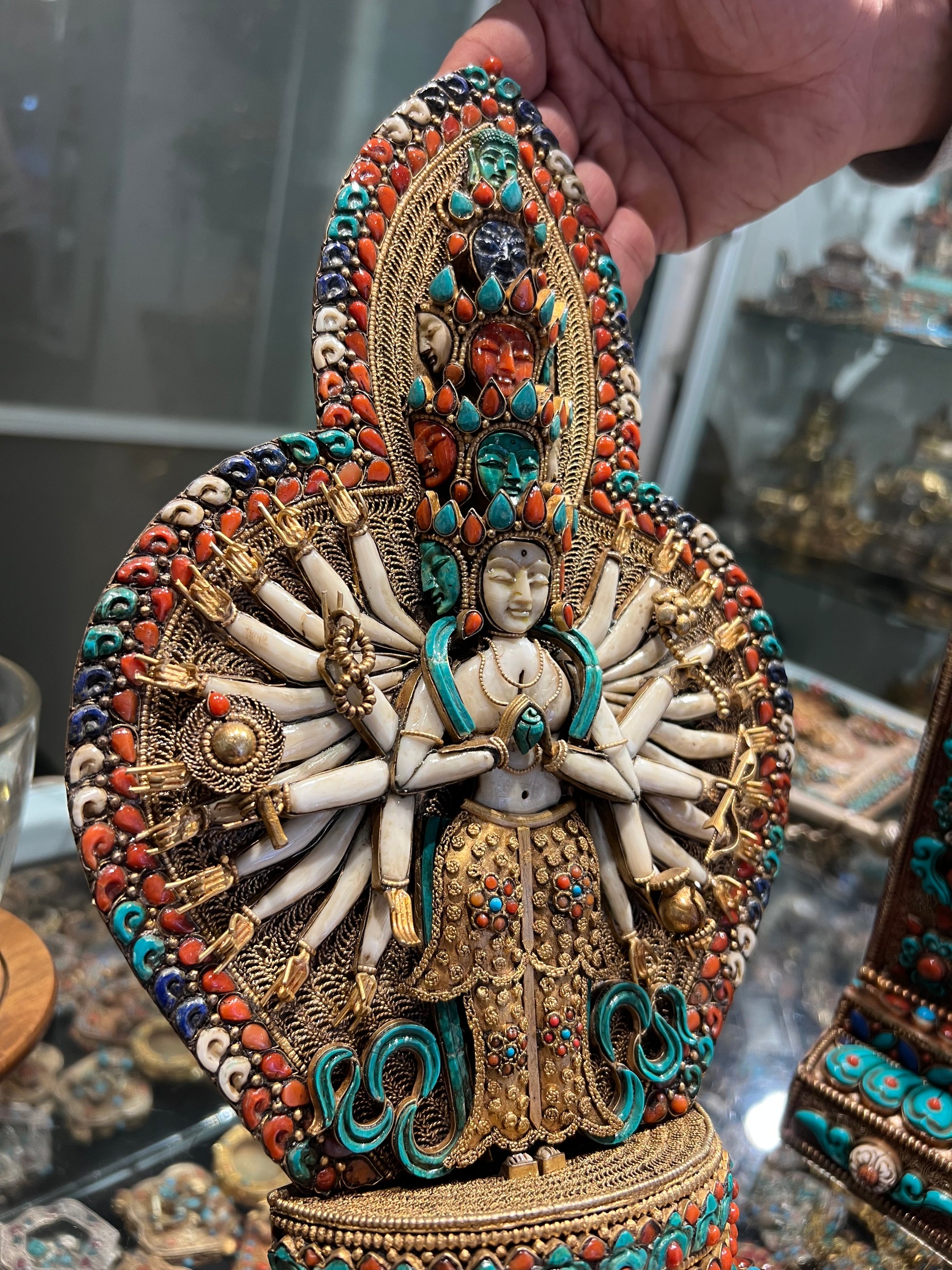 Thousand-Armed Avalokiteshvara Sculpture 35cm / 13.8" Hand-Crafted Copper Filigree with Turquoise & Mother-of-Pearl Inlay – Botree Arts Himalayan Art | Bo Tree Arts
