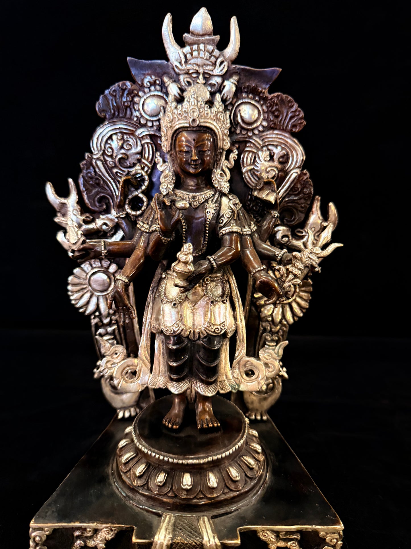 Eight-Armed Avalokiteshvara Statue 30cm / 11.8" Hand-Carved Copper Silver-Gilt – Chaturbhuja Botree Arts Heritage Collection – Handmade Tibetan Buddhist Statue, Lost-Wax Cast Himalayan Art from Nepal