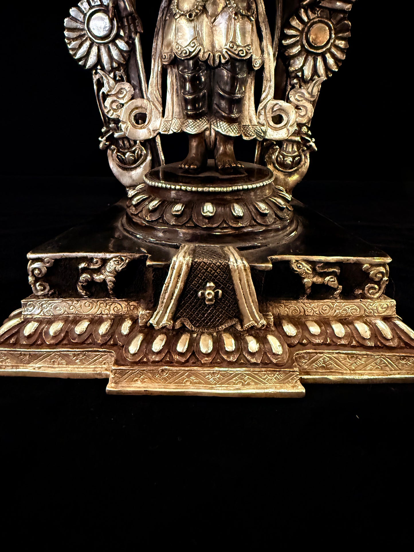Eight-Armed Avalokiteshvara Statue 30cm / 11.8" Hand-Carved Copper Silver-Gilt – Chaturbhuja Botree Arts Heritage Collection – Handmade Tibetan Buddhist Statue, Lost-Wax Cast Himalayan Art from Nepal
