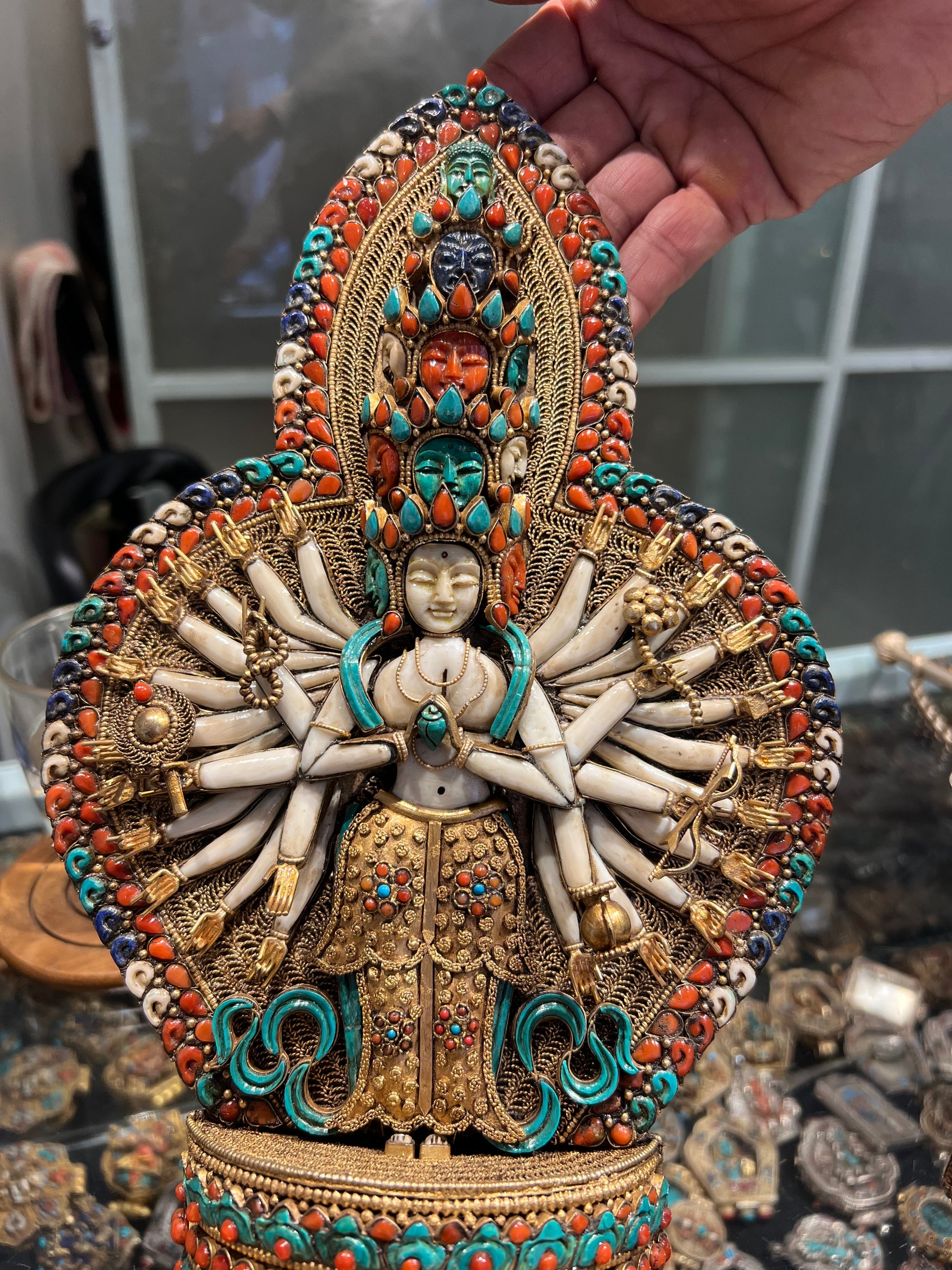 Thousand-Armed Avalokiteshvara Sculpture 35cm / 13.8" Hand-Crafted Copper Filigree with Turquoise & Mother-of-Pearl Inlay – Botree Arts Himalayan Art | Bo Tree Arts