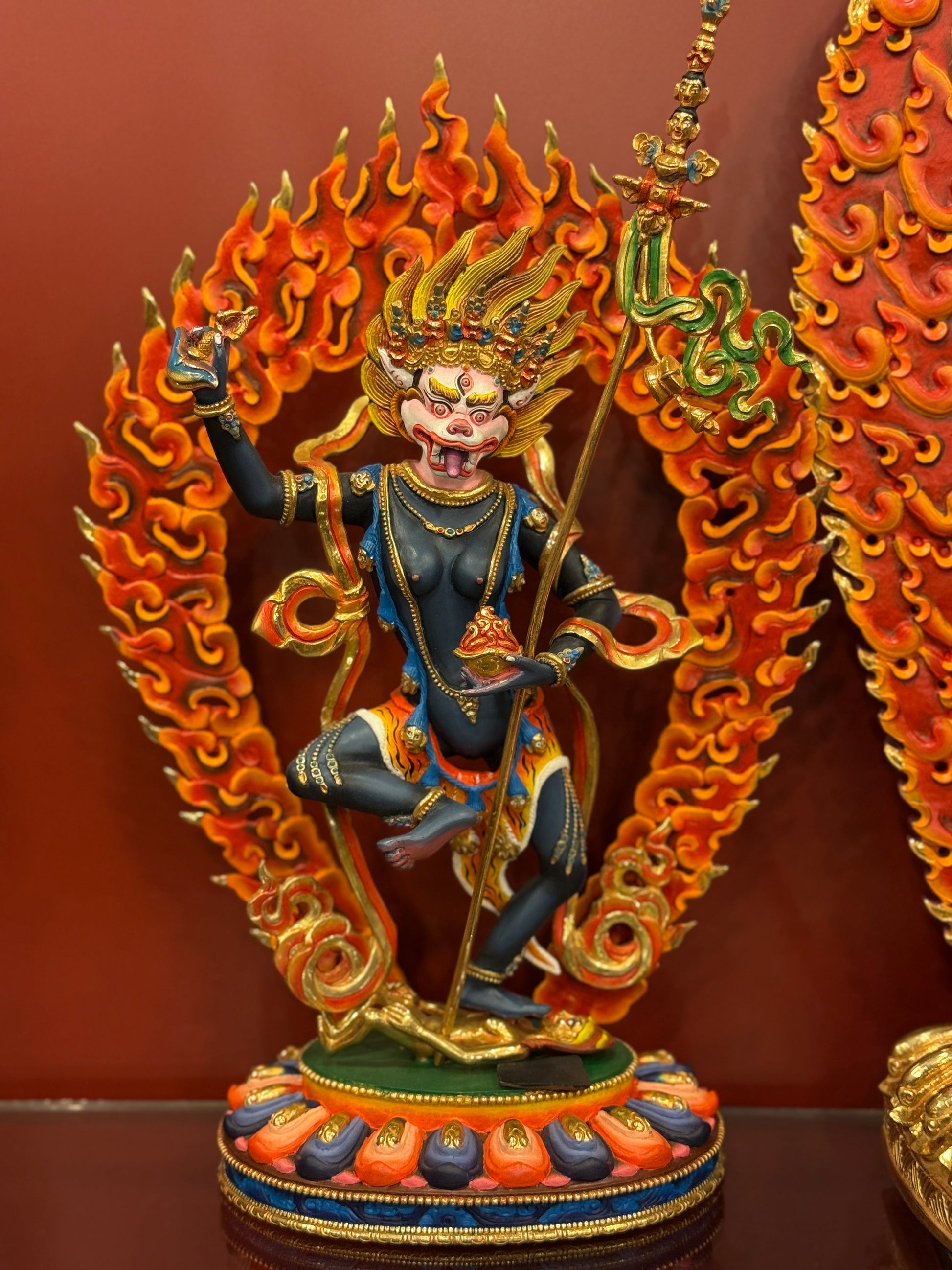 Simhamukha Buddha Statue 40cm / 15.7" Hand-Carved Copper Painted & Gilded – Lion-Faced Dakini Masterwork Botree Arts Nepal | Bo Tree Arts