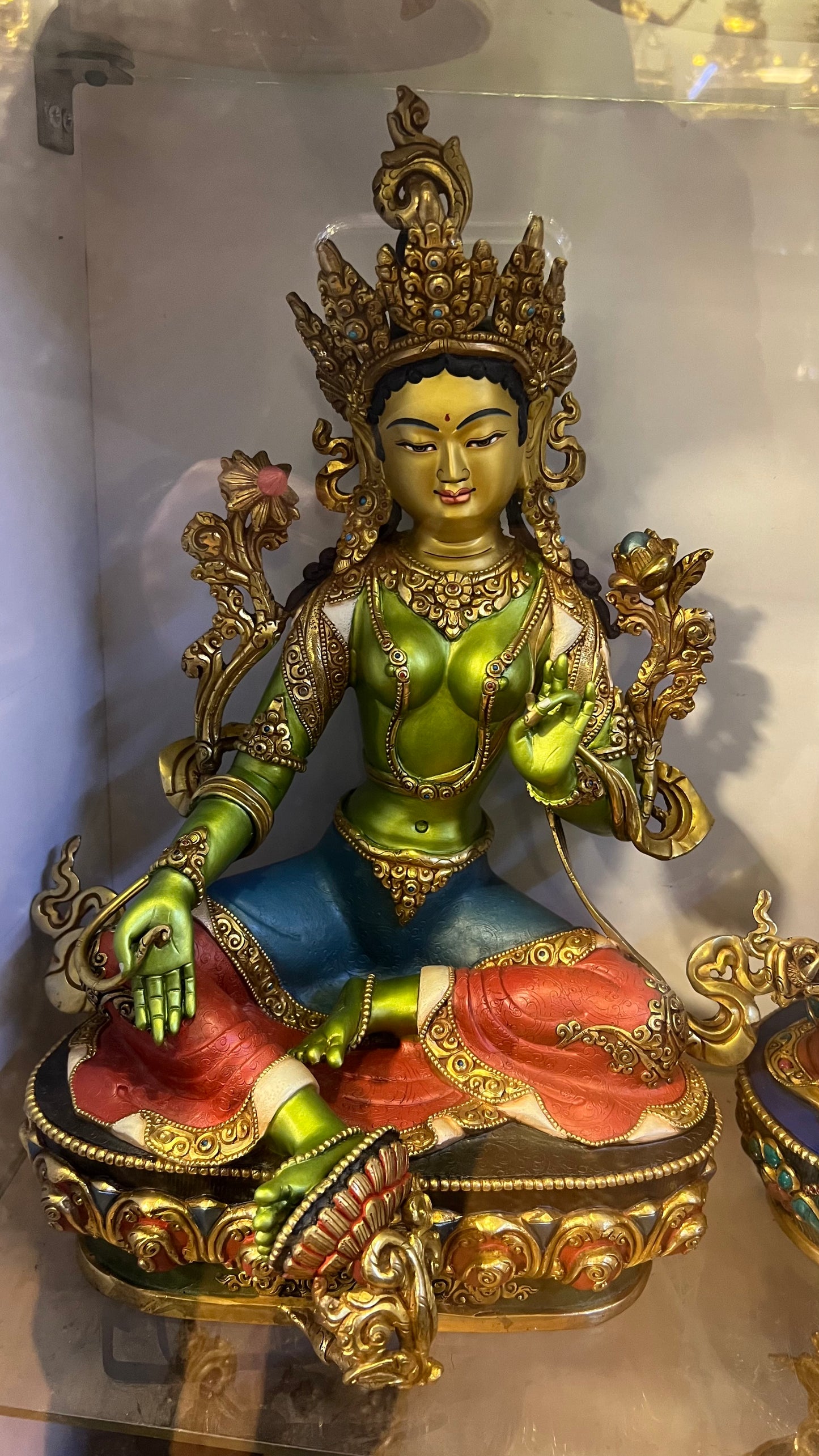 Green Tara Statue 35cm Hand-Carved Copper Gilded & Painted – Auspicious Red-Blue-Green Traditional Colors, Ancient Techniqu – Handmade Tibetan Buddhist Statue, Lost-Wax Cast Himalayan Art from Nepal