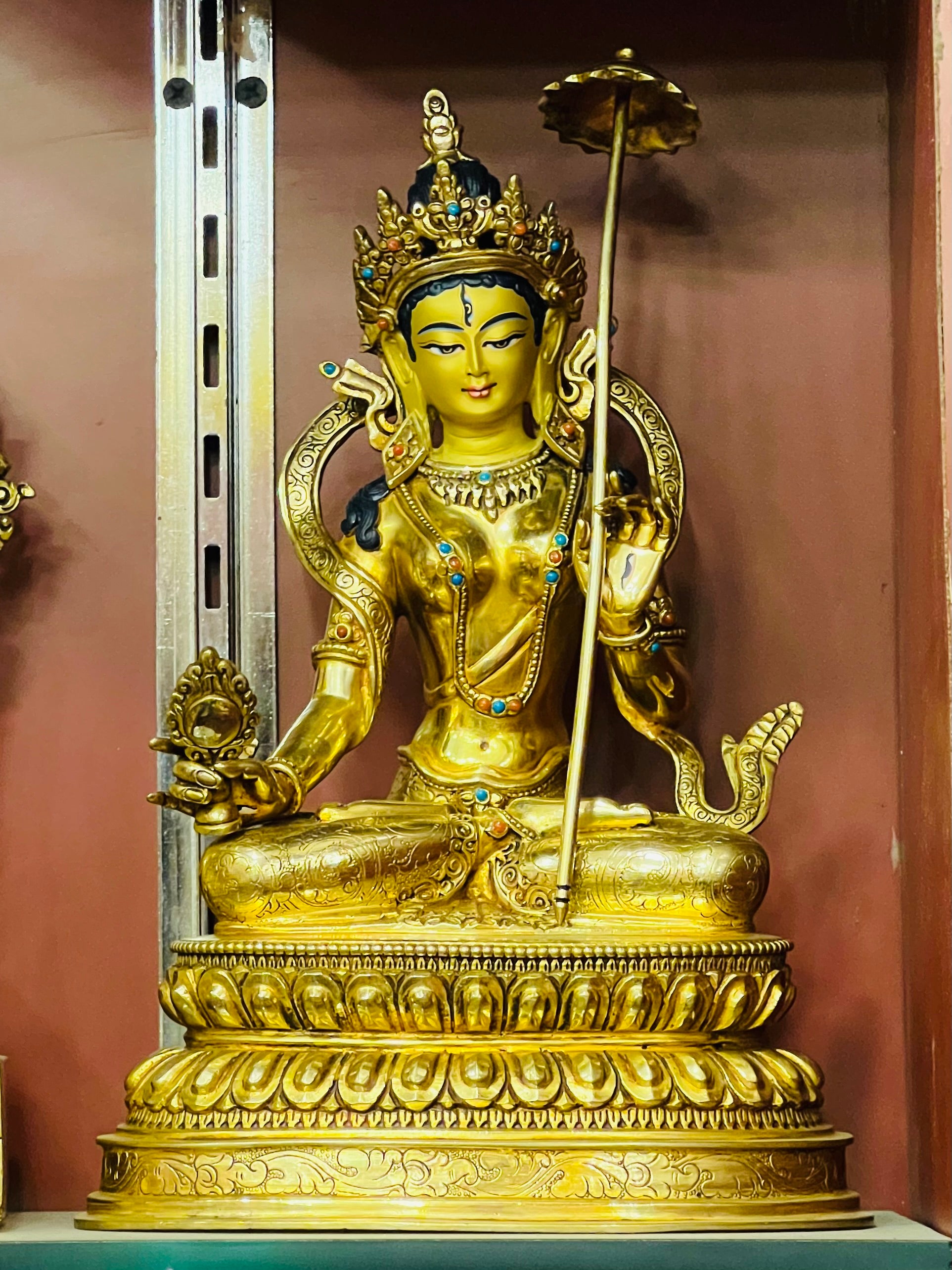 White Parasol Buddha Statue 25cm / 9.8" Hand-Carved Copper Gilded – Sitatapatra Artisan Masterwork Nepal | Bo Tree Arts